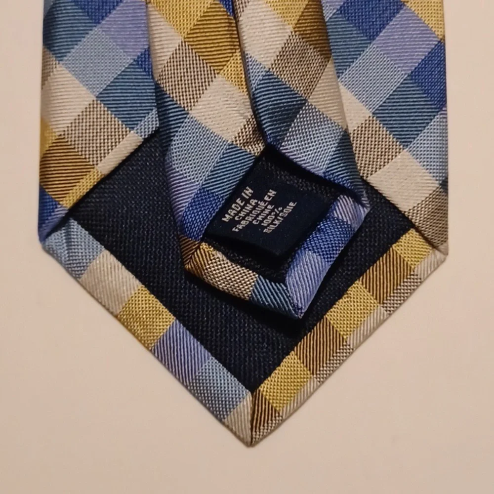 Lord & Taylor The Men's Shop Silk Tie - Picture 9 of 11